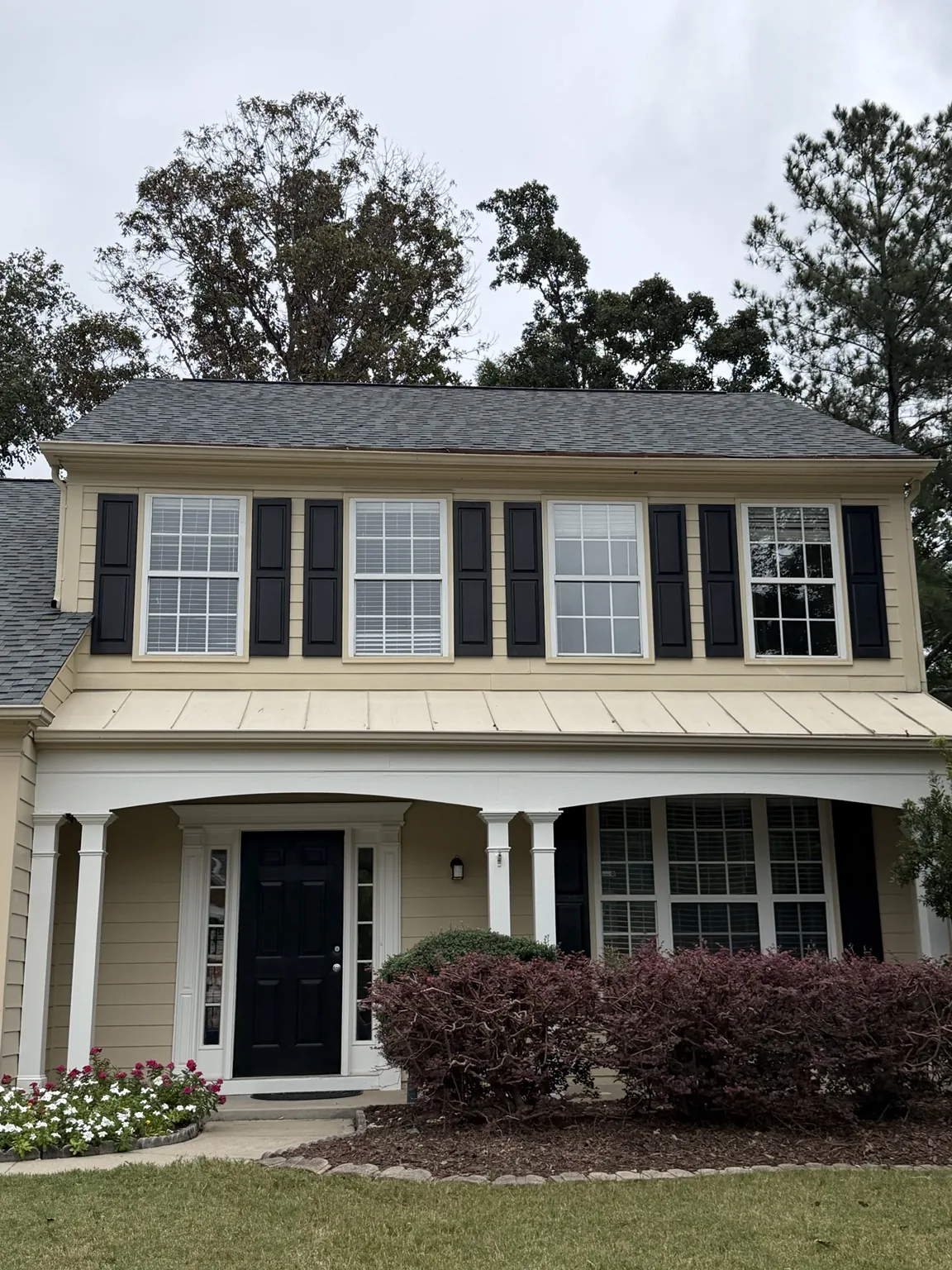 House windows after completed glass replacement